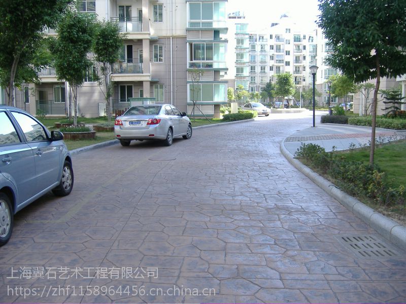 四川攀枝花與瀘州壓印地坪材料 石質紋理助力生態海綿城市新篇章